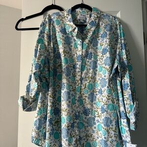 NWT Croft and Barrow plus-size paisley button down shirt, with roll tab sleeves.